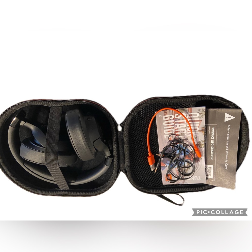 NWOT JBL Black On-Ear Headphones  with hard portable Case